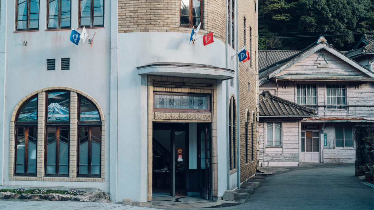 FUKAGAWA-SEIJI 本店の外壁